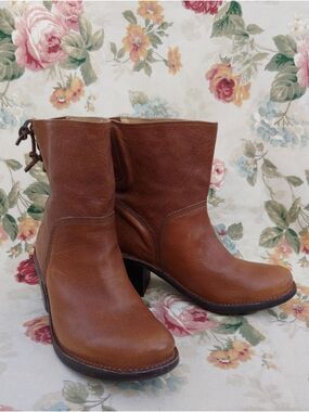 FRYE Carmen Western Leather Mid-Calf Heeled Boots in Brown Women's size 7